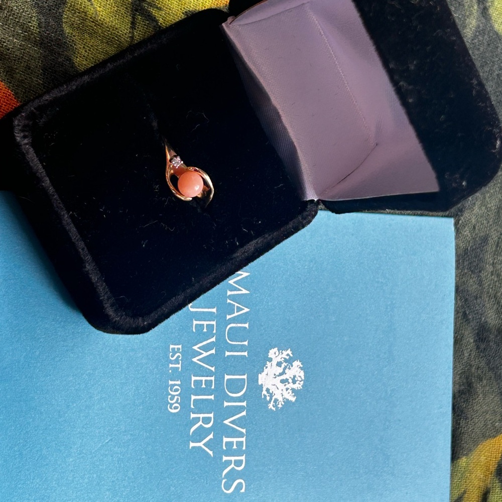 14k 🌺Maui divers Gold Diamond and Coral Ring
